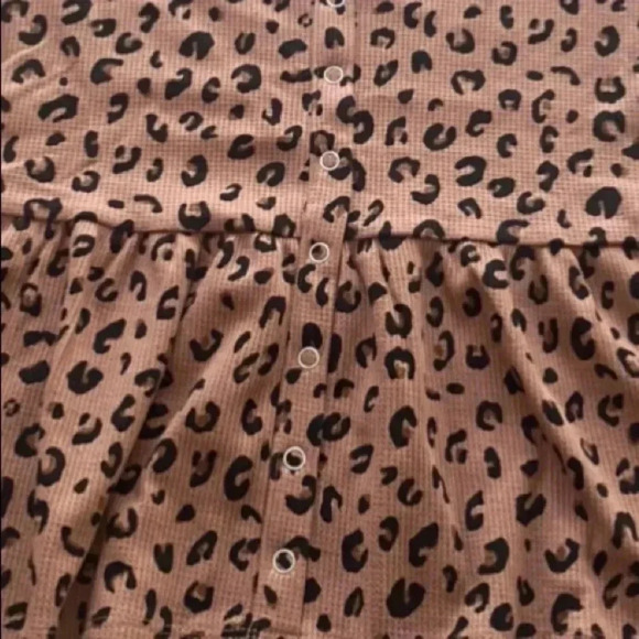 🆕Pink Rose Leopard Print Babydoll Style Top L🆕 - Picture 4 of 7